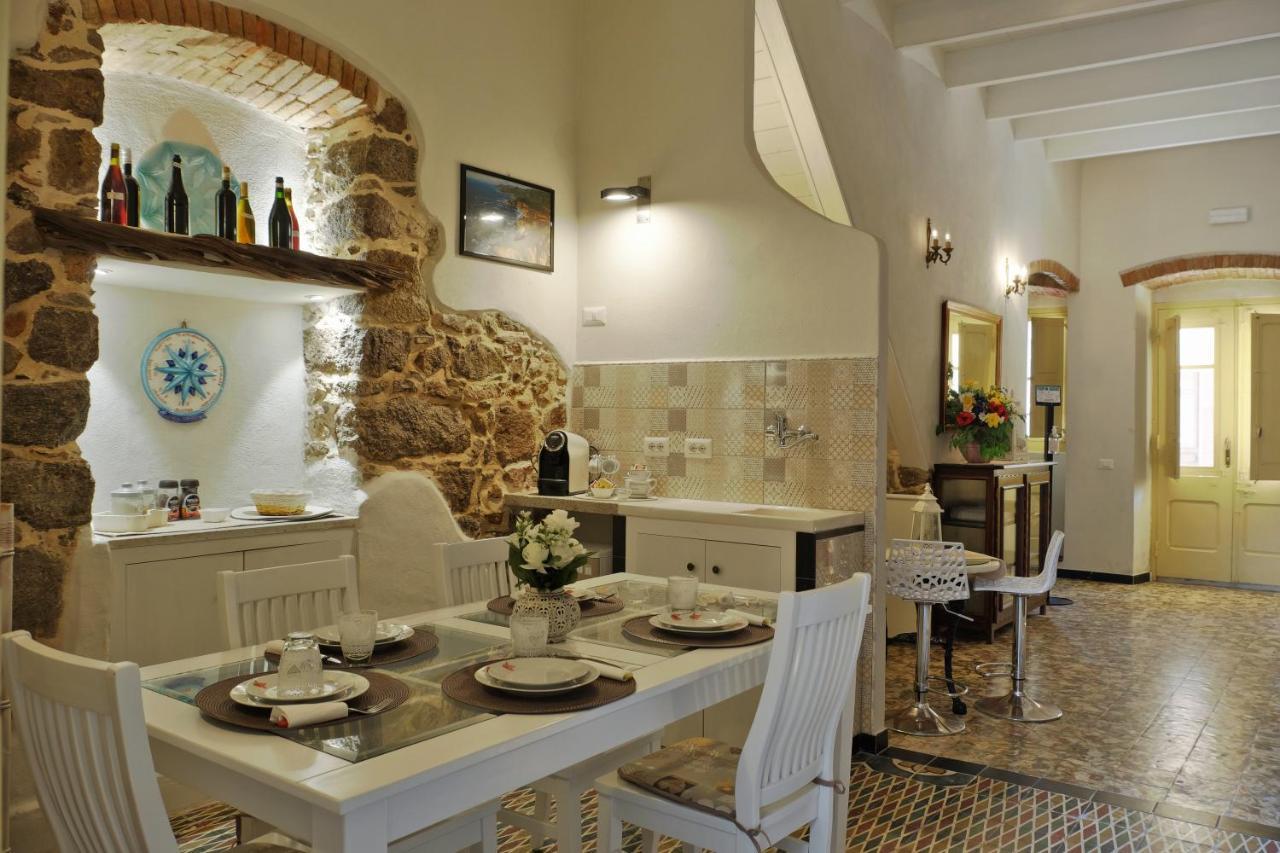 Bed and Breakfast Domo Sa Barra à SantʼAntìoco Extérieur photo