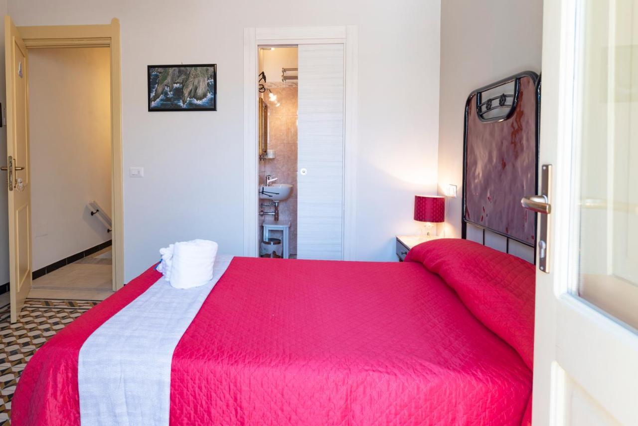 Bed and Breakfast Domo Sa Barra à SantʼAntìoco Extérieur photo